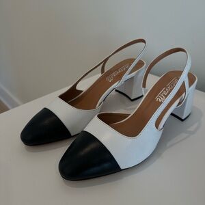 L’intervalle Paris Black-White Leather Slingback heels